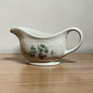 Pfaltzgraff Grapevine Gravy Boat Vintage Cream Sauce Server Stoneware